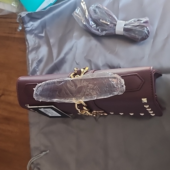 Badgley Mischka Plum Crossbody handbag Nwt - Picture 6 of 15